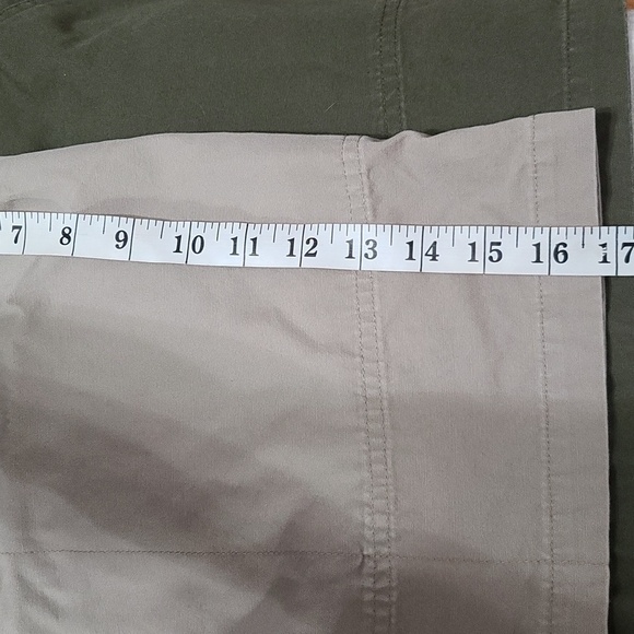 Cabela's Mens Shorts Bundle 2 Khaki Green/Tan Multiple Pockets Elastic Sz 48 EUC - Picture 12 of 12